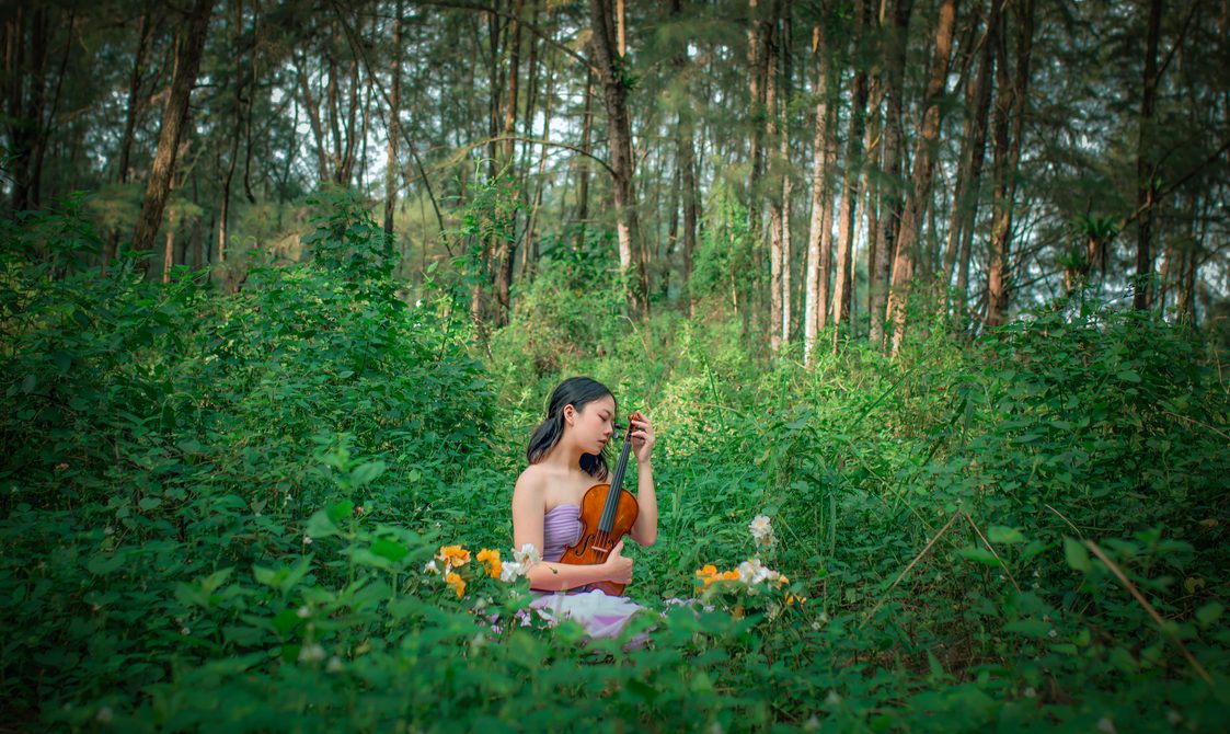 Elicia Neo Violin Headshot